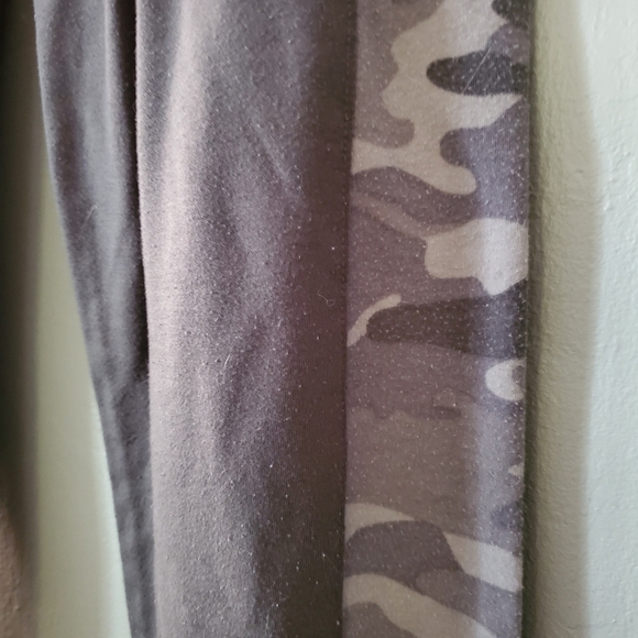 Green/Cammo Joggers - Picture 8 of 8